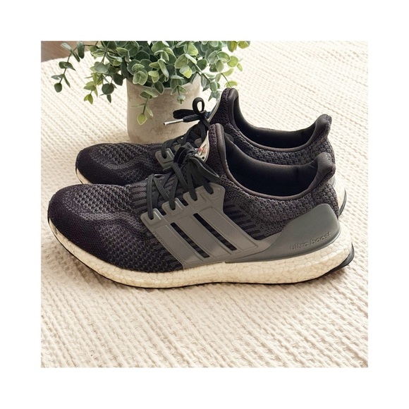 Adidas Ultraboost DNA 5.0 NASA 🚀 size 11 - Picture 4 of 9